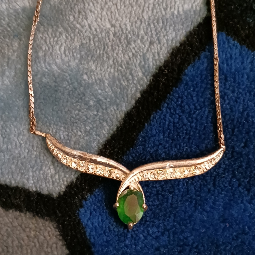 Vintage Avon NR signed necklace